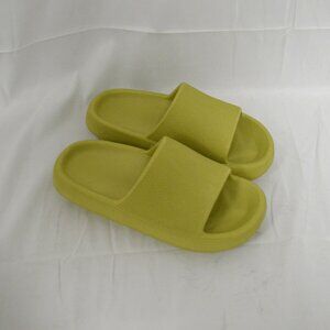 GREEN SLIPPERS